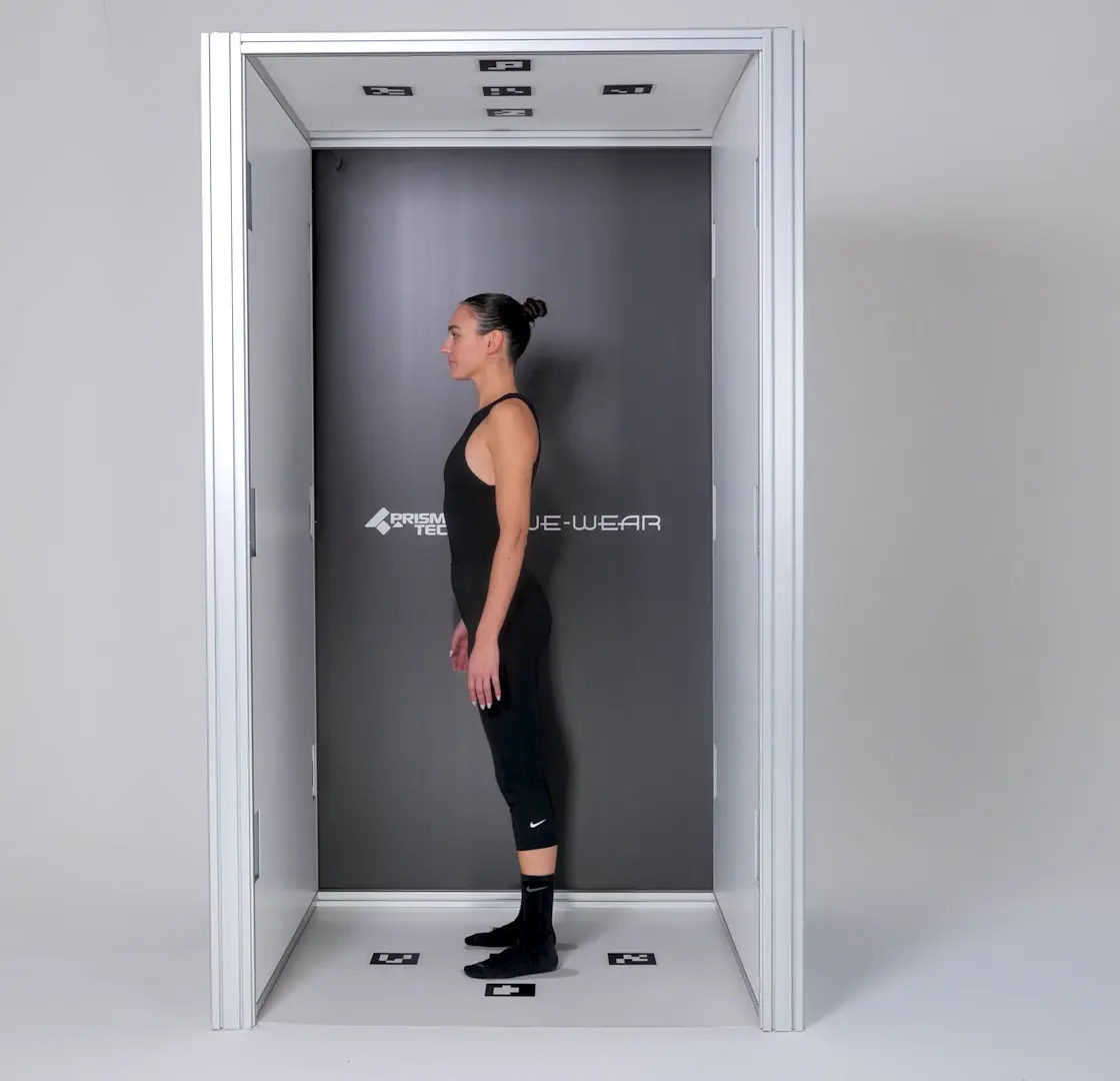 3D Body Scanner: una persona nella cabina di scansione